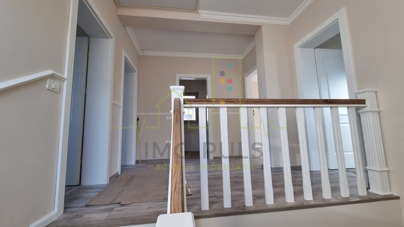 Timis Case despartite prin garaj. 5 camere. 3 bai
