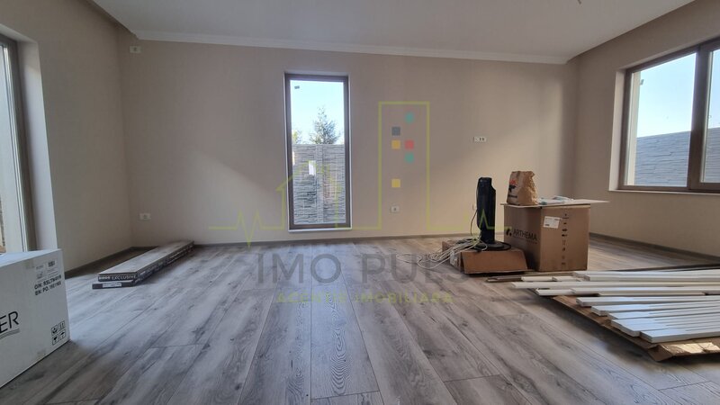 Timis Case despartite prin garaj. 5 camere. 3 bai